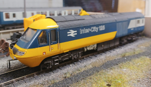 Detailed by Richard King Lima Class 43 HST power car with extra details.