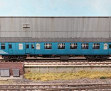 HST Barrier coach ADB975678